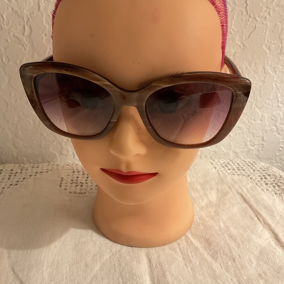 New Stylish two tone Longchamp Sunglasses main image 6